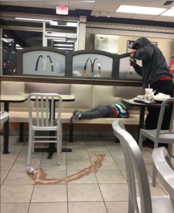 Seen at McDonald’s (47 pics)