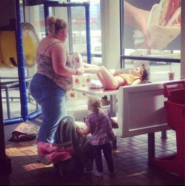 Seen at McDonald’s (47 pics)