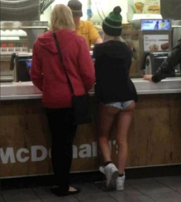 Seen at McDonald’s (47 pics)