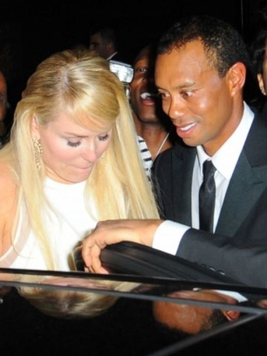 Tiger Woods Has a Funny Look (4 pics)