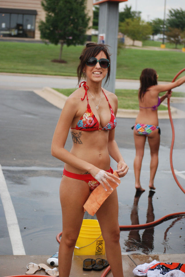 Amateur Bikini Car Wash. Part 3 (69 pics)