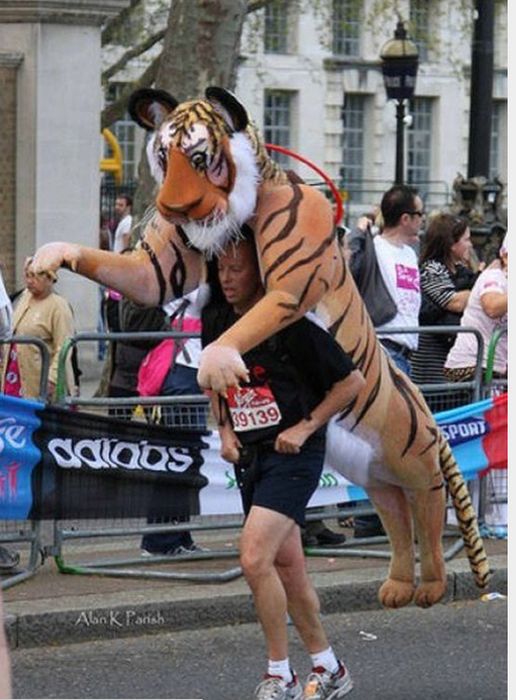Really Bad Runner Costumes (40 pics)