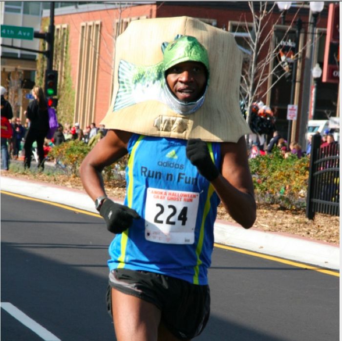 Really Bad Runner Costumes (40 pics)
