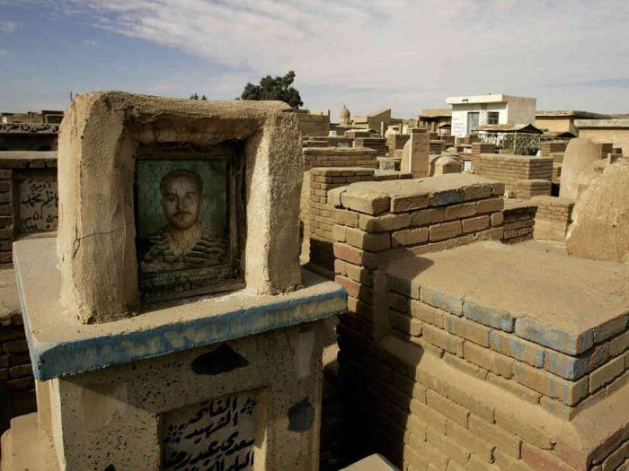 Wadi Al-Salaam is the Largest Cemetery in The World (13 pics)