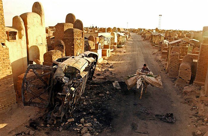 Wadi Al-Salaam is the Largest Cemetery in The World (13 pics)