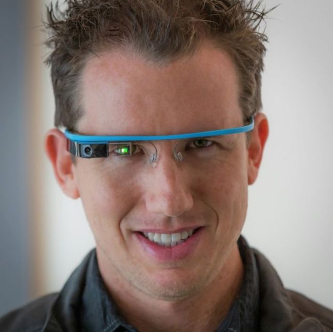 People Wearing Google Glass (40 pics)