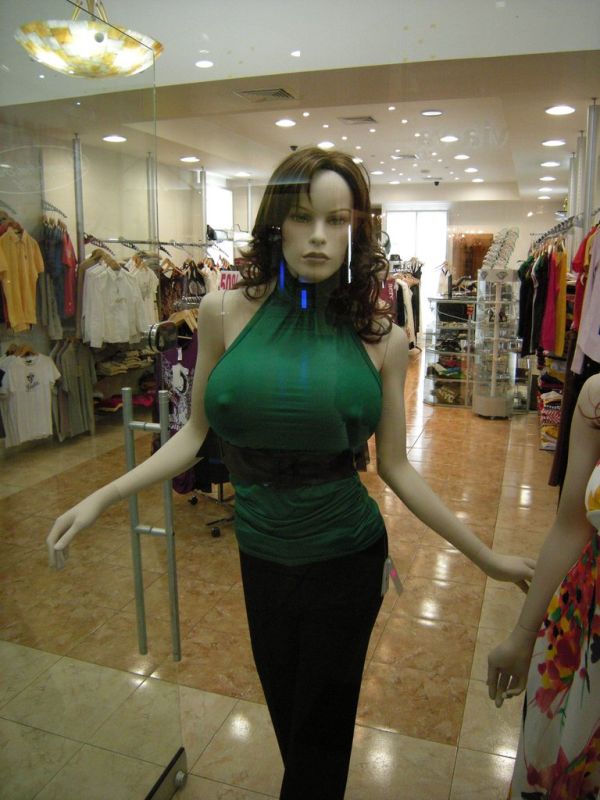 Mannequins In Panama City 3 Pics