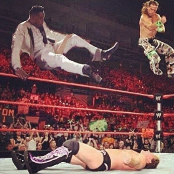 The Miguel Leg Drop Meme (19 pics + 1 video)