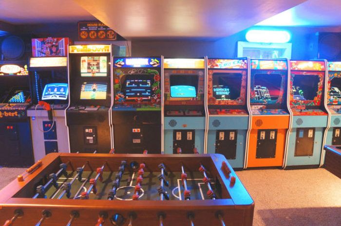 Arcade Basement (8 pics)
