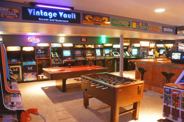 Arcade Basement (8 pics)