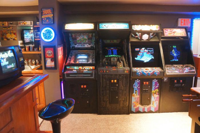 Arcade Basement (8 pics)