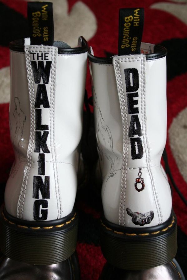 Walking Dead Boots (7 pics)