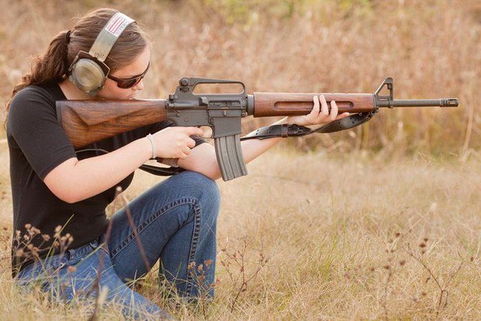 Girls with Guns Make a Perfect Match (39 pics)