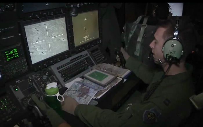 A Look Inside Lockheed AC-130 (42 pics)