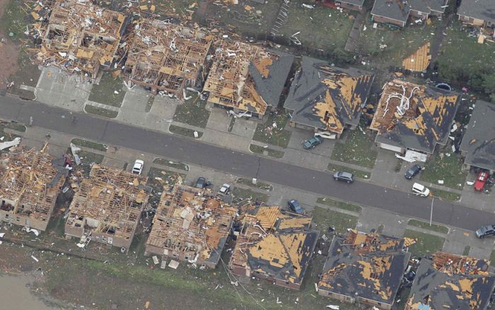 Moore After The Tornado (24 pics)