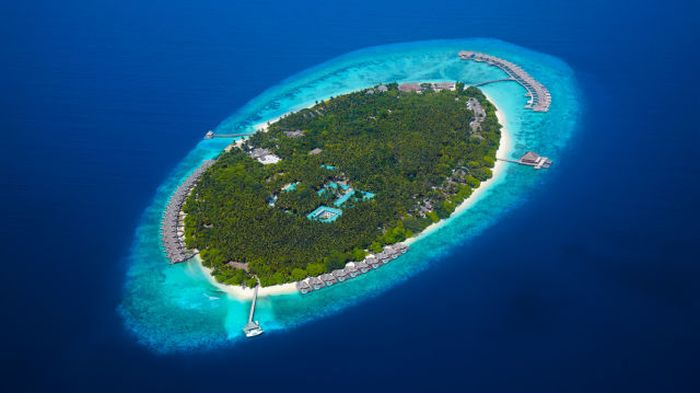 The Baa Atoll Island (36 pics)
