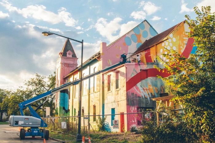 Graffiti Church (17 pics)