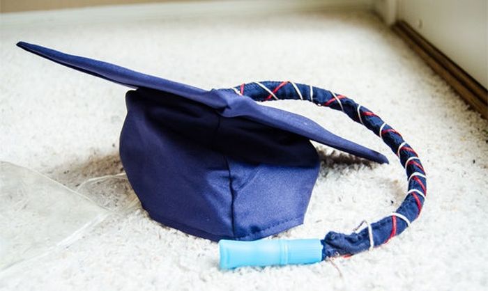 Graduation Cap with a Secret (5 pics)