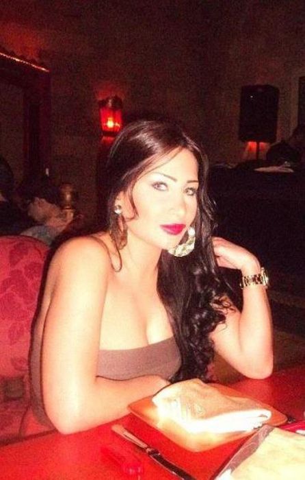 Facebook Photos of Arab Girls (26 pics)