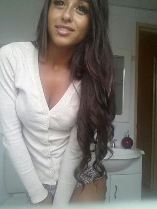 Facebook Photos of Arab Girls (26 pics)