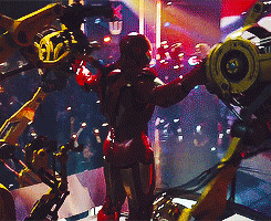 Robert Downey, Jr. GIFs (50 gifs)