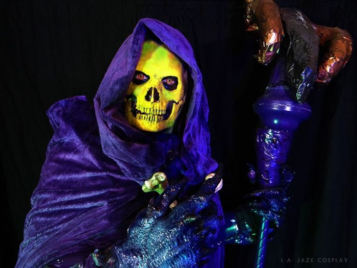 Black Light Glowing Skeletor Costume (15 pics)