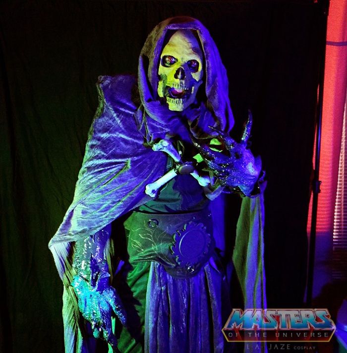 Black Light Glowing Skeletor Costume (15 pics)