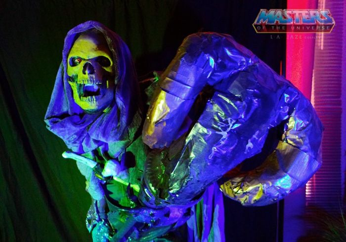 Black Light Glowing Skeletor Costume (15 pics)