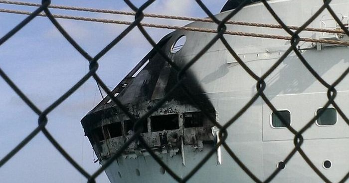 Fire on the Grandeur of the Seas (10 pics)