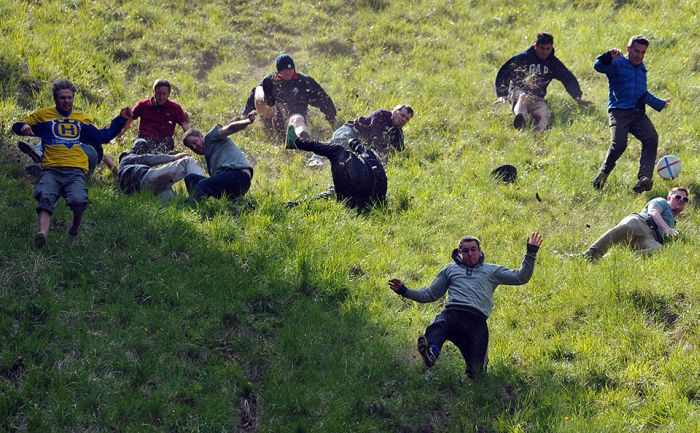 Gloucestershire Cheese Rolling 2013 (16 pics)