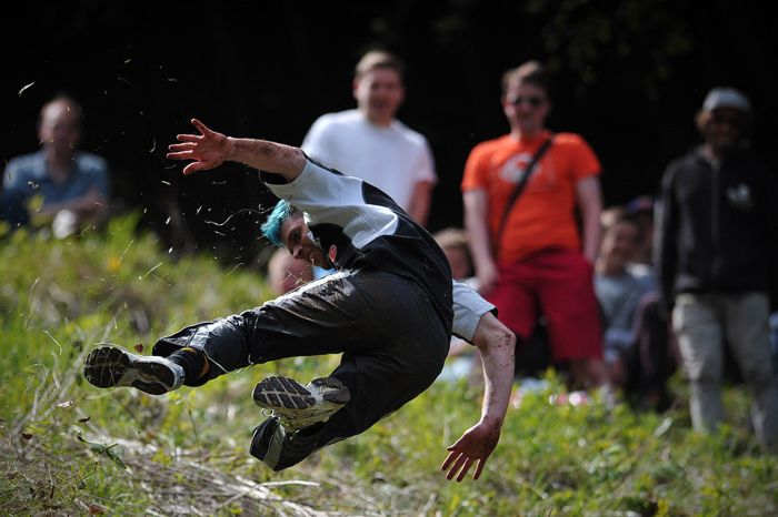 Gloucestershire Cheese Rolling 2013 (16 pics)