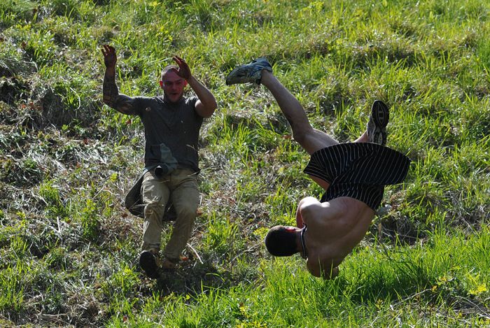 Gloucestershire Cheese Rolling 2013 (16 pics)