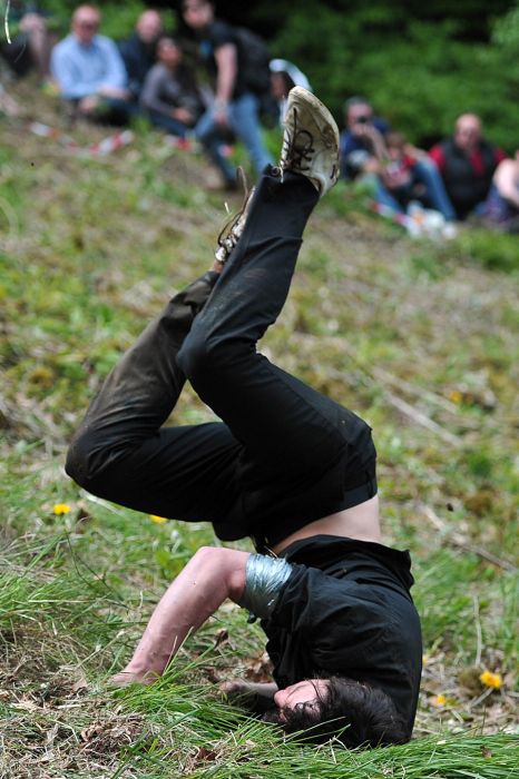 Gloucestershire Cheese Rolling 2013 (16 pics)