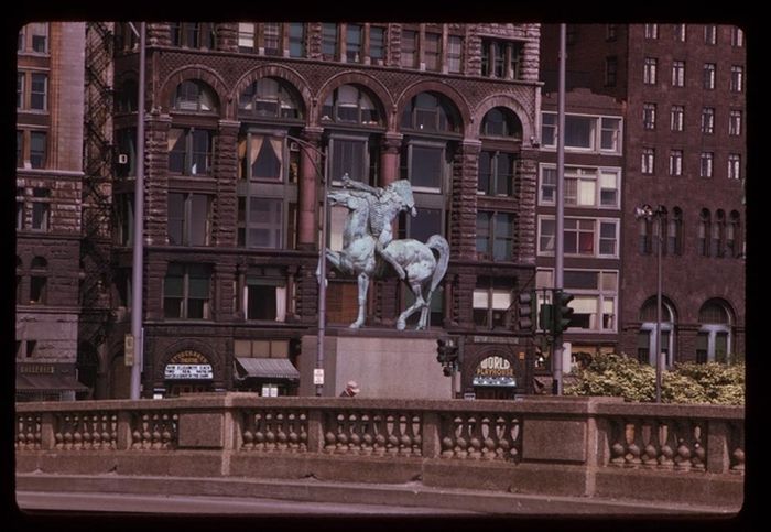 Chicago 50 Years Later (22 pics) Chicago 50 Years Later (22 pics)