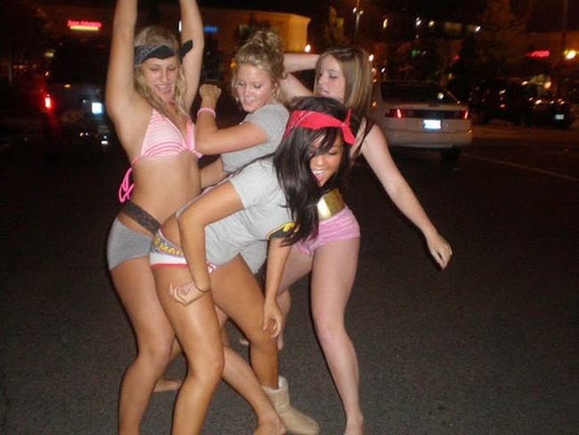 Drunk Girls Have Fun (40 pics)