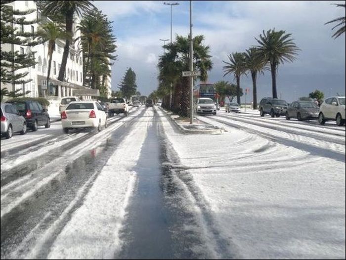 Snow in Cape Town (11 pics)