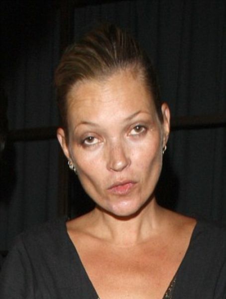 Kate Moss Aging Timeline (22 pics)