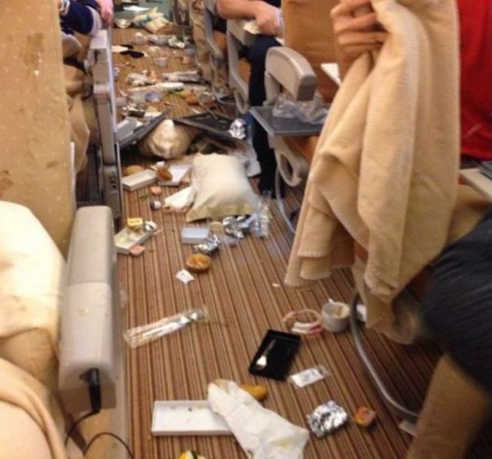 Mess Caused by Turbulence (6 pics)