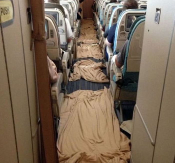 Mess Caused by Turbulence (6 pics)