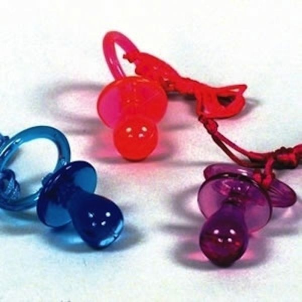 Jewelry from the ’90s (34 pics)
