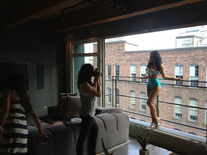 Behind the Scene of a Photo Shooting (52 pics)