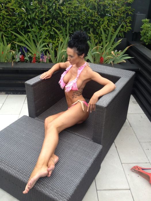 Behind the Scene of a Photo Shooting (52 pics)