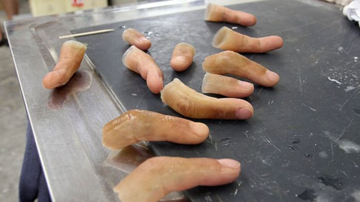 Prosthetic Pinkies for the Yakuza (5 pics)