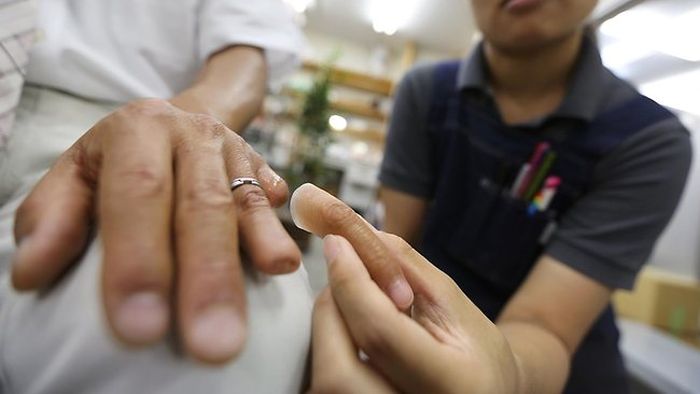 Prosthetic Pinkies for the Yakuza (5 pics)