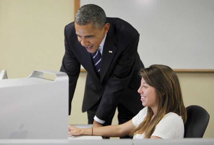 Obama Is Checking Your Email (34 pics)