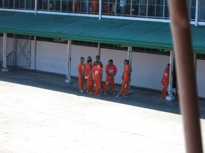 Prison Dance (20 pics + video)