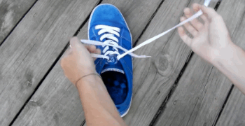 Tie Your Shoes in a Second (7 gifs)