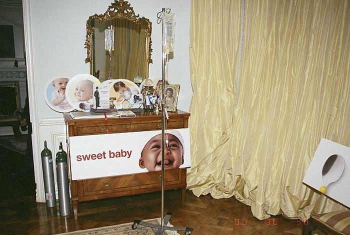 Michael Jackson's Bedroom at the Time of His Death (16 pics)