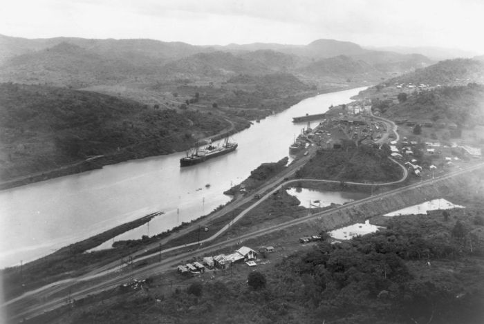Panama Canal Turns 100 (23 pics)
