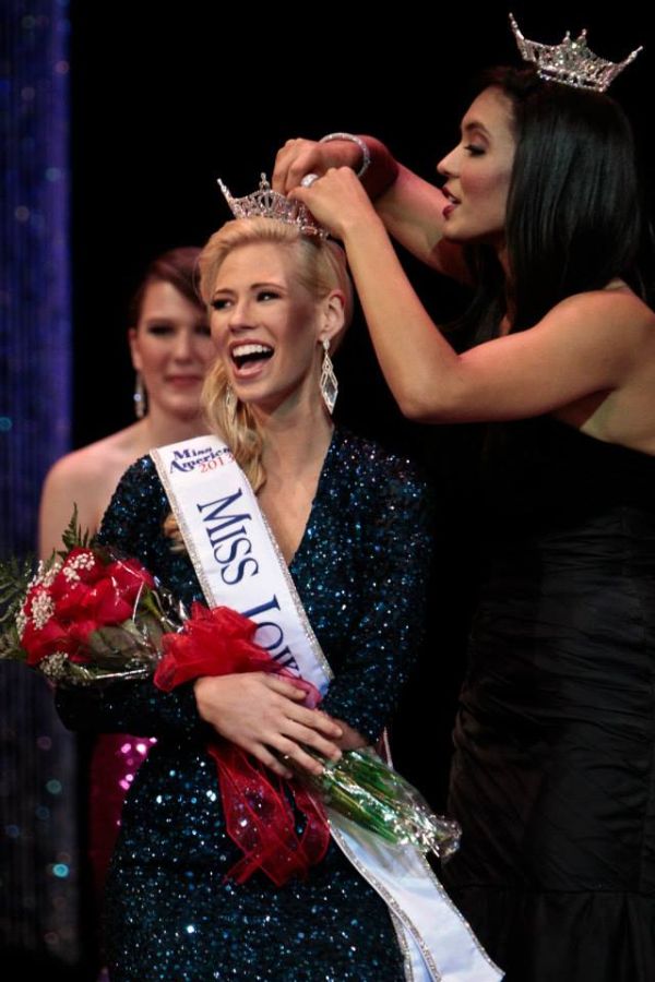Miss Iowa 2013, Nicole Kelly (5 pics)